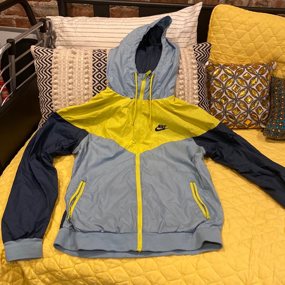 Nike wind breaker